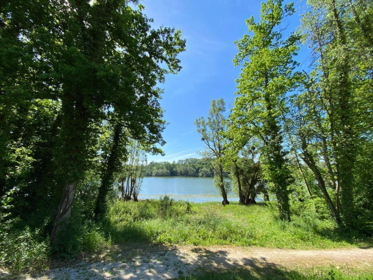 Maison Bord De Lac De Charmes Bannes  Kültér fotó