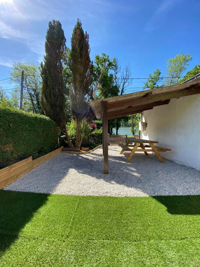 Maison Bord De Lac De Charmes Bannes  Kültér fotó