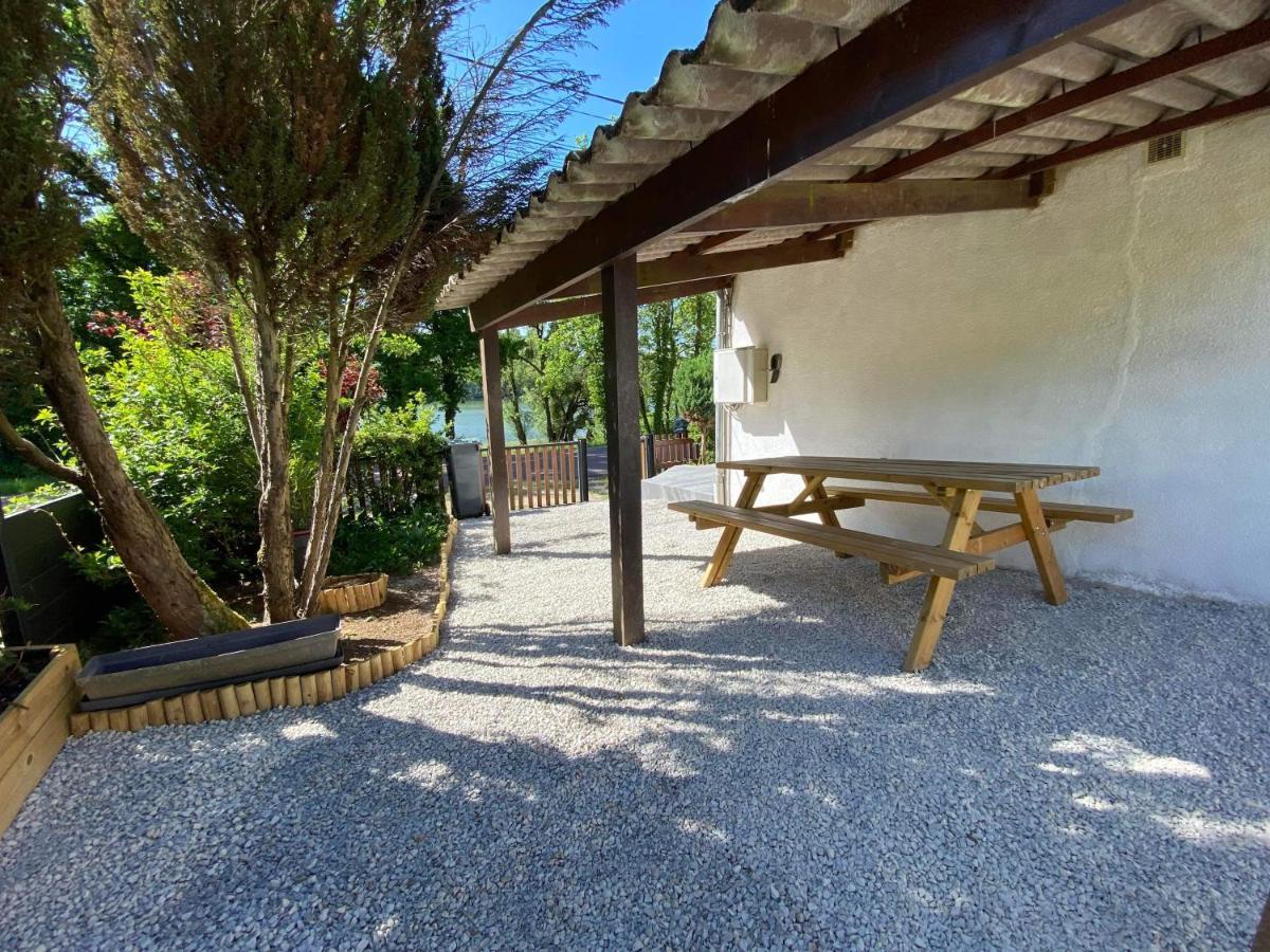 Maison Bord De Lac De Charmes Bannes  Kültér fotó